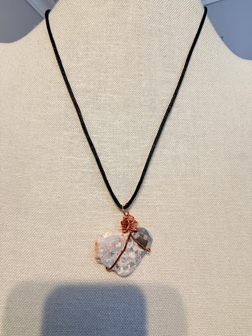 Vintage Genuine Stone Wire Wrap Necklace 12”+2”